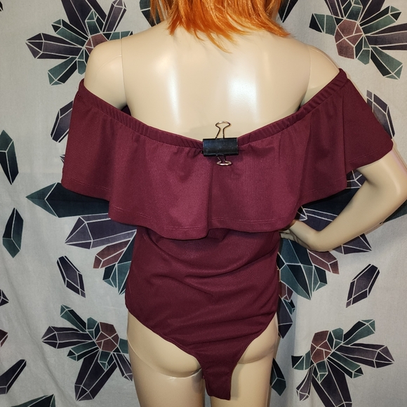 Guess Large Off Shoulder Body Suit with Snaps Blouse in Wine - Picture 3 of 11